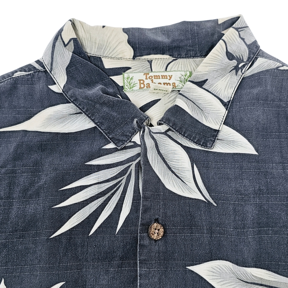 TOMMY BAHAMA 100% Silk Hibiscus Island Hawaiian Tropical Camp Shirt Size Large